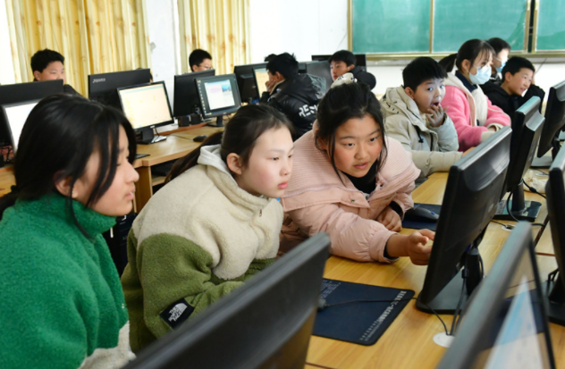 教育无需照搬城市形式完全可以依托乡土资源走出一条发展之路 教育无需照搬城市形式完全可以依托乡土资源走出一条发展之路